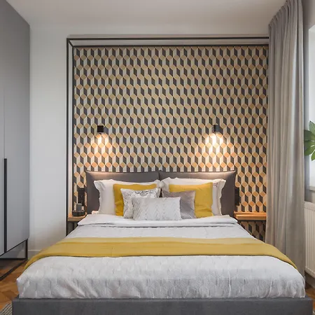 Feniks Main Square By Fragola Collection