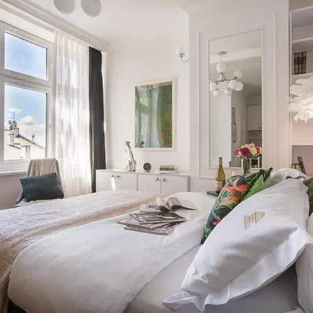 Feniks Fragola Main Square Apartment