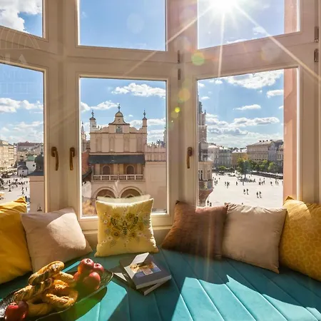 Feniks Fragola Main Square Apartment