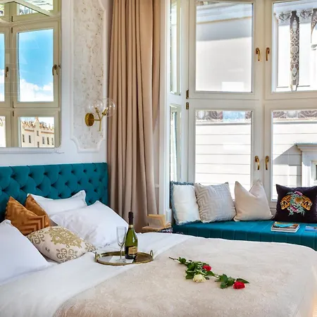 Feniks Fragola Main Square Apartment *