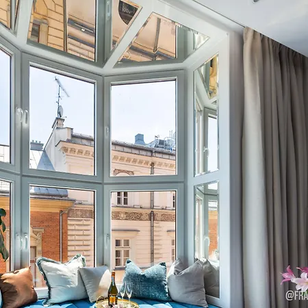Feniks Main Square By Fragola Collection *