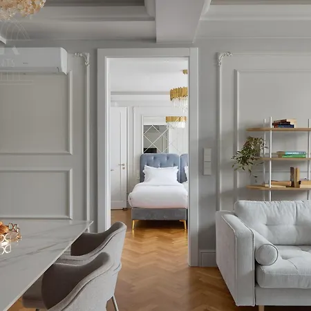 Feniks Main Square By Fragola Collection