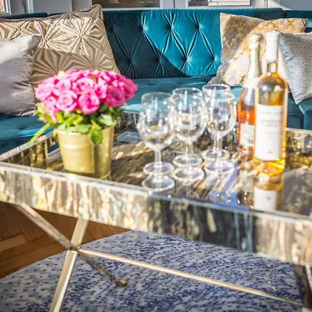Apartamento Feniks Main Square By Fragola Collection *