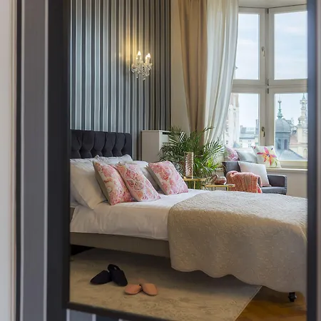 Apartamento Feniks Main Square By Fragola Collection *